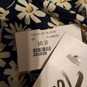 Blue daisy tie up top